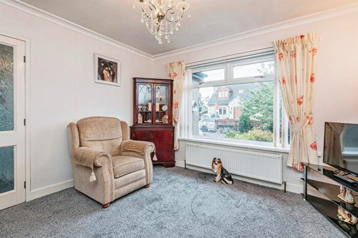 2 Bedroom Semi-Detached Bungalow For Sale In Mostyn Grove, Bradford, BD6