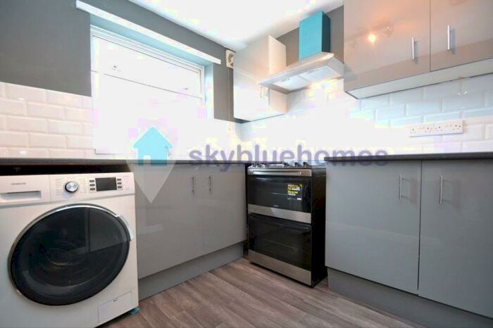 3 Bedroom Flat To Rent In Mill Hill Lane, Leicester, LE2