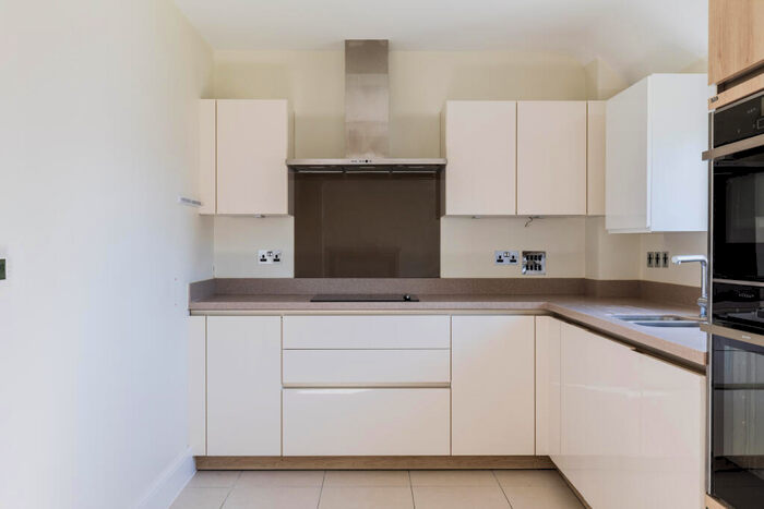 2 Bedroom Retirement Property For Sale In Templeton Road, RG17