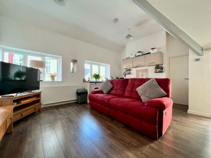 1 Bedroom Apartment To Rent In Samman House, Bowlalley Lane, HU1