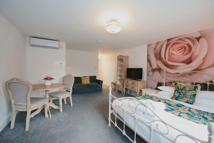 Studio To Rent In Ferry Lane, Cambridge, CB4