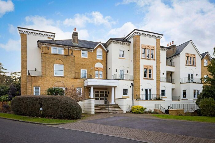 2 Bedroom Flat For Sale In Badgers Holt, Tunbridge Wells, TN2