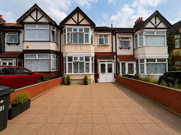 3 Bedroom Terraced House For Sale In The Drive, Ilford, IG1