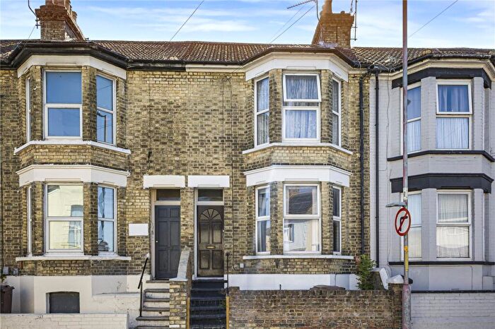 2 Bedroom Flat For Sale In Canterbury Street, Gillingham, Kent, ME7