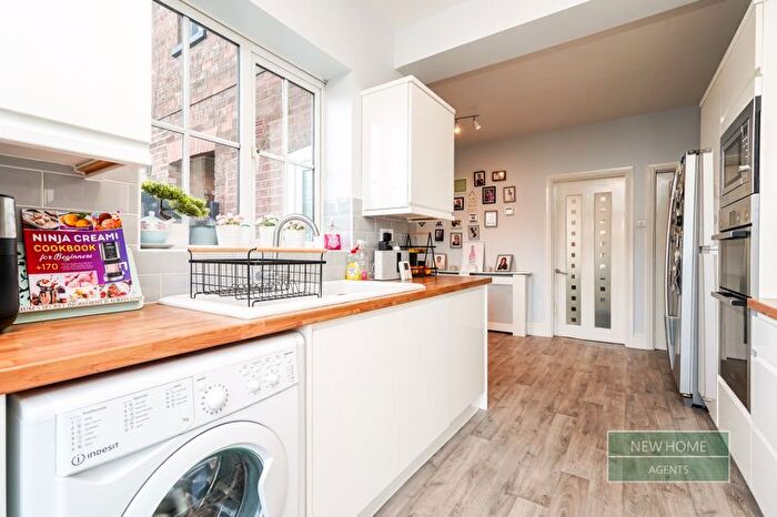 3 Bedroom Terraced House For Sale In Ampleforth Grove, Hull, HU5