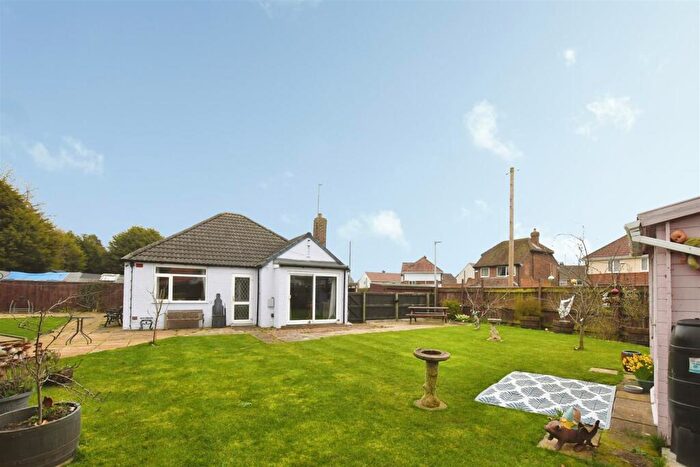 2 Bedroom Detached House For Sale In Westlands Road, Hedon, HU12