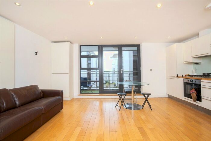 1 Bedroom Flat To Rent In Bouton Place, London, N1