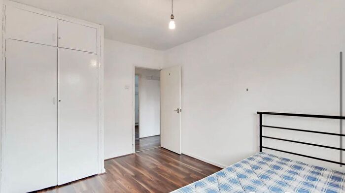 3 Bedroom Flat To Rent In Peckham Park Road, London, SE15
