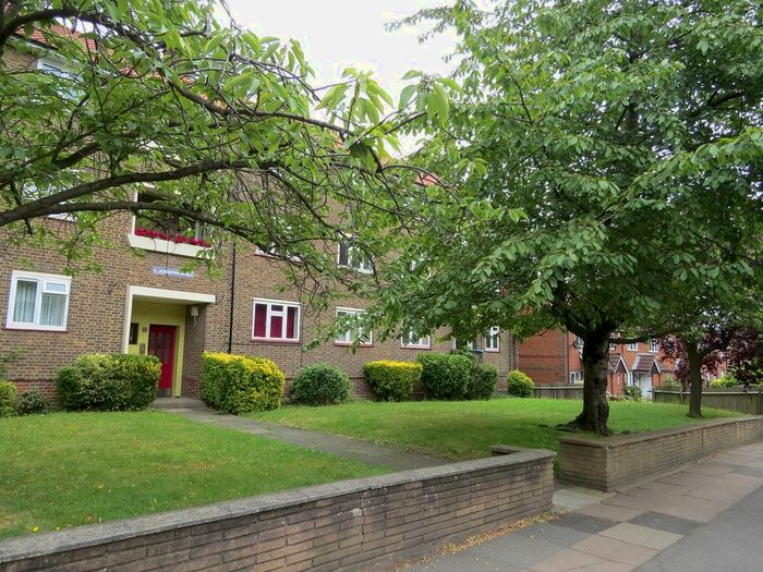 1 Bedroom Flat To Rent In Westwood Hill, Sydenham, London, SE26