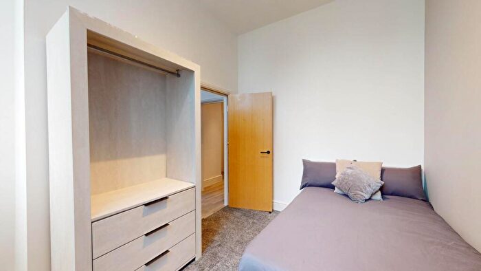 5 Bedroom Flat To Rent In Wilmslow Road, Withington, M20