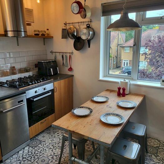 2 Bedroom Flat To Rent In Gifford Gardens, London, W7