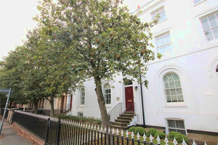 2 Bedroom Flat To Rent In London Road, Reading, Berkshire, RG1