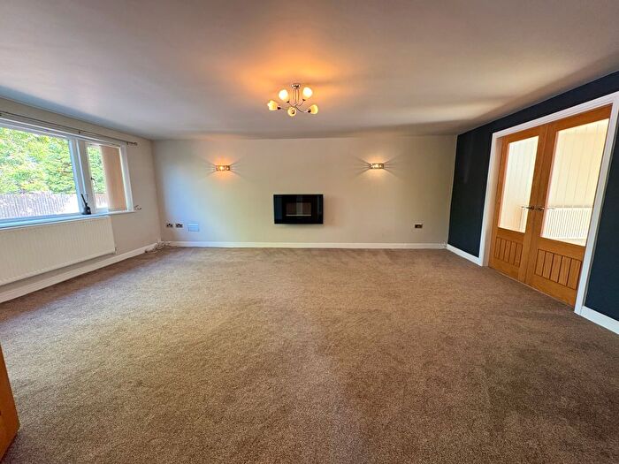 5 Bedroom Detached House To Rent In Calverley Fold, Pudsey, LS28