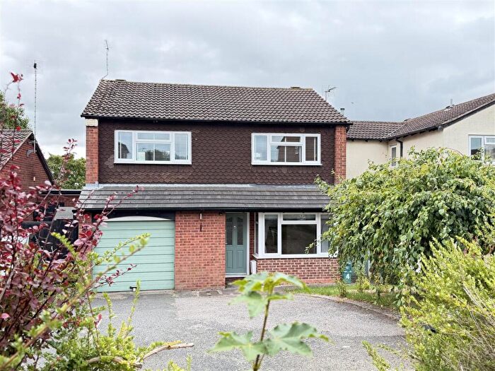 4 Bedroom House To Rent In Lee Close, Warwick, CV34