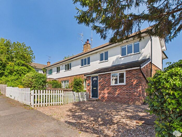 3 Bedroom Semi-Detached House For Sale In Elmswood Gardens, Sherwood, Nottingham, NG5