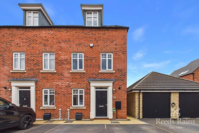 3 Bedroom Semi-Detached House For Sale In Heathfield Lane, Birkenshaw, Bradford, West Yorkshire, BD11
