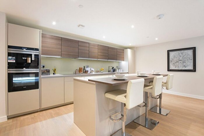 3 Bedroom Flat To Rent In Finchley Road, London, NW3