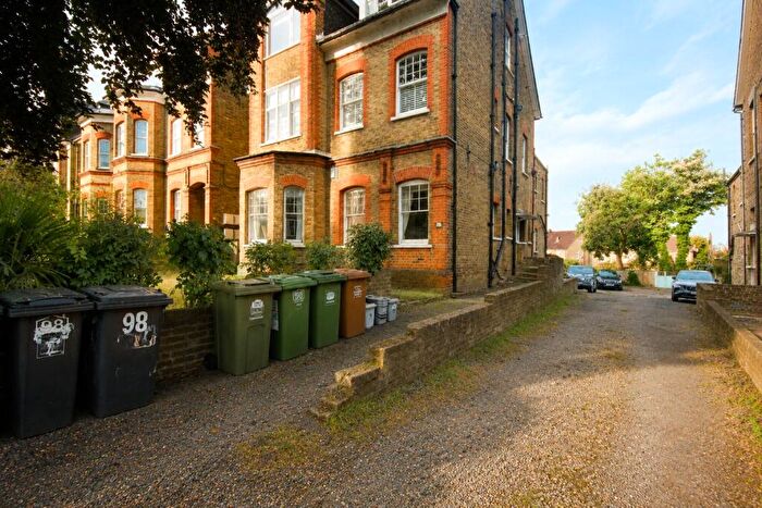 3 Bedroom Apartment To Rent In Newlands Park, London, SE26