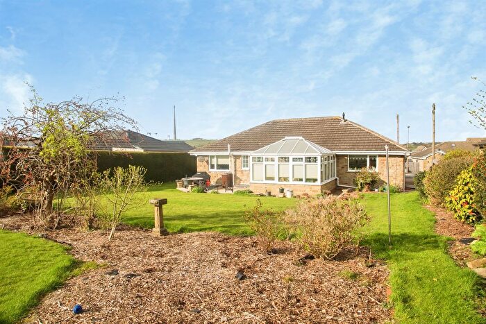 3 Bedroom Detached Bungalow For Sale In Oakfield Grove, Skelmanthorpe, Huddersfield, HD8