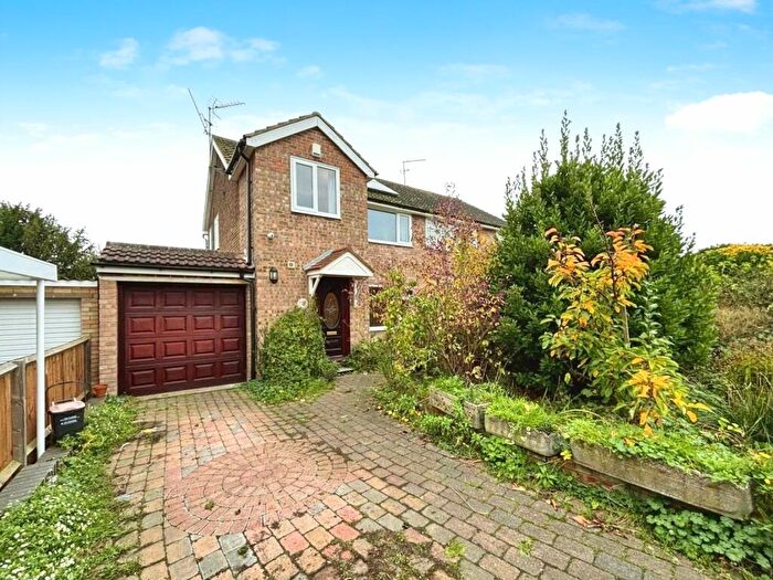 3 Bedroom Semi-Detached House For Sale In Burntwick Drive, Lower Halstow, Sittingbourne, Kent, ME9