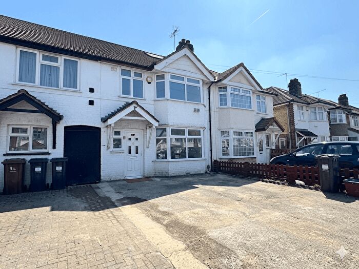 4 Bedroom Terraced House To Rent In Ash Grove, Hounslow, TW5