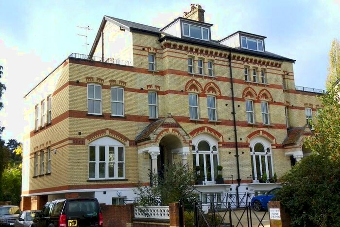 1 Bedroom Apartment To Rent In Cedar Court, - Fairmile, Henley-On-Thames, Oxfordshire, RG9