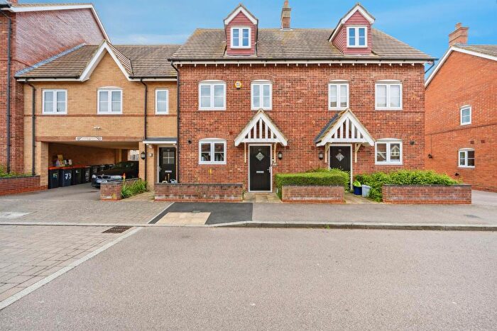 3 Bedroom Terraced House For Sale In Hilton Close, Kempston, Bedford, MK42