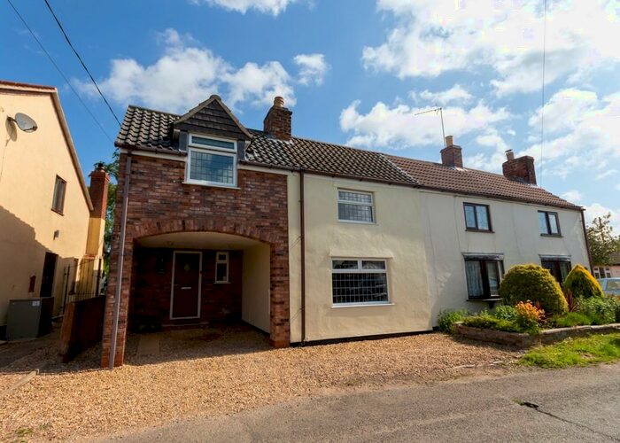 4 Bedroom Semi-Detached House For Sale In Holbeach, Spalding, PE12