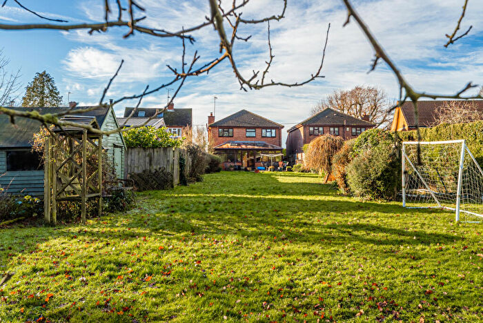 4 Bedroom Detached House For Sale In Wendover Road, Weston Turville, HP22