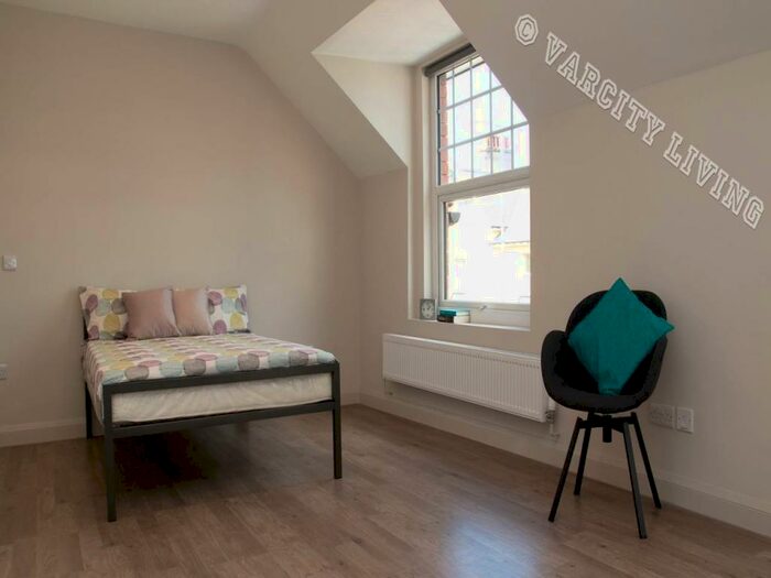 2 Bedroom House To Rent In Farrar Road, Bangor, Gwynedd, LL57