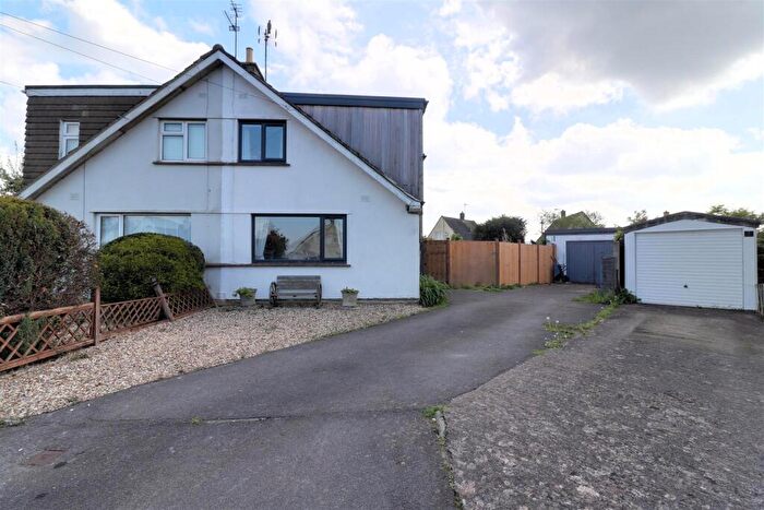 3 Bedroom Semi-Detached House For Sale In Rylands Close, Stonehouse, GL10