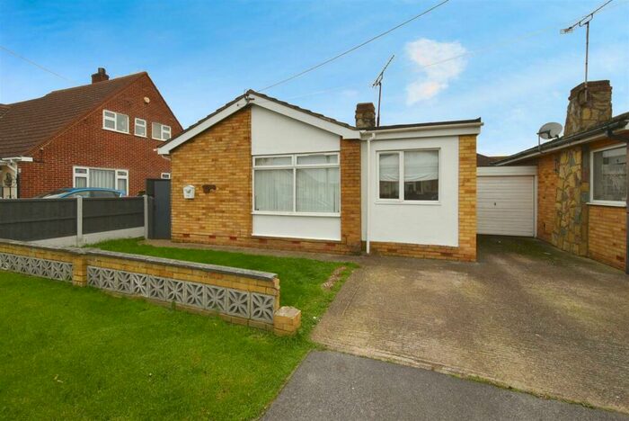 3 Bedroom Bungalow To Rent In Hornsland Road, Canvey Island, SS8