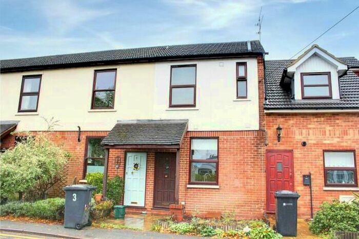 2 Bedroom Property To Rent In Glaziers Lane, Normandy, Guildford, GU3