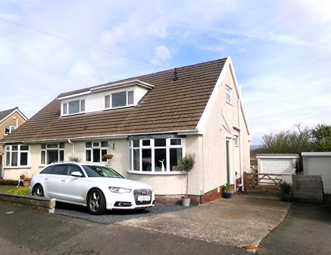 3 Bedroom Semi-Detached House For Sale In Downleaze Cockett Swansea, SA2