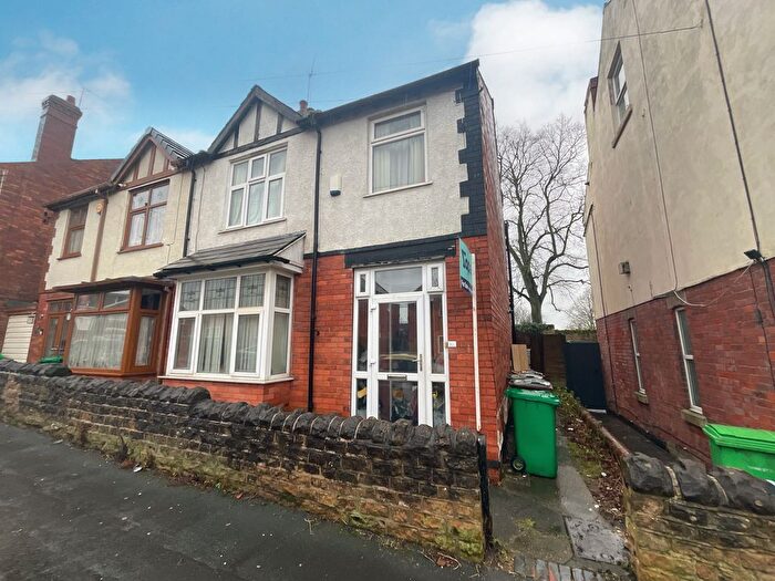 3 Bedroom Semi Detached House For Sale In Waterford Street, Nottingham, NG6