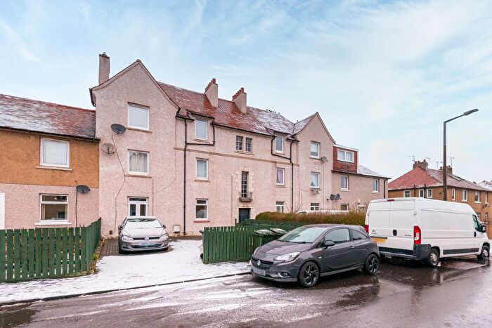 2 Bedroom Flat For Sale In / Parkhead Loan, Parkhead, EH11
