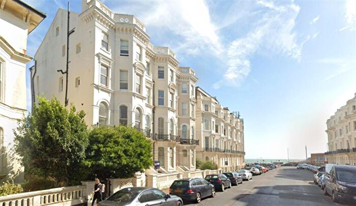3 Bedroom Apartment To Rent In St. Aubyns, Hove, BN3