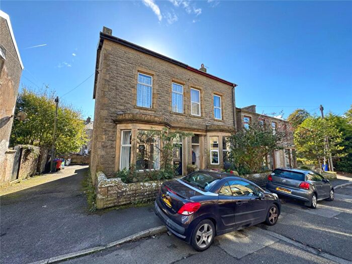 4 Bedroom End Of Terrace House For Sale In Victoria Street, Haslingden, Rossendale, BB4