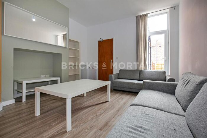 3 Bedroom Flat To Rent In (£pppw) Stratford Road, Heaton, Newcastle Upon Tyne, NE6