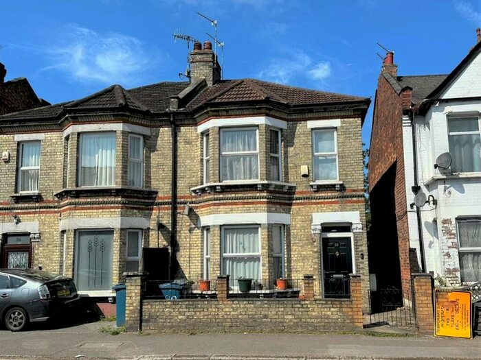 3 Bedroom Semi-Detached House To Rent In Headstone Road, Harrow, HA1