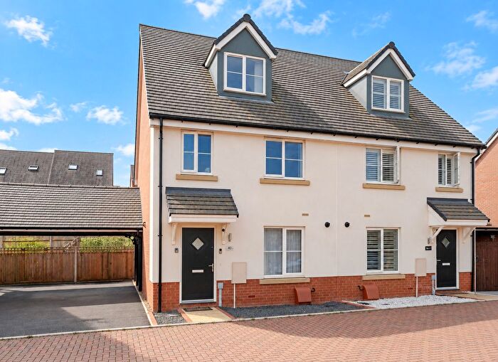 4 Bedroom Semi-detached House For Sale In Longships Drive Newton Leys, Milton Keynes, MK3