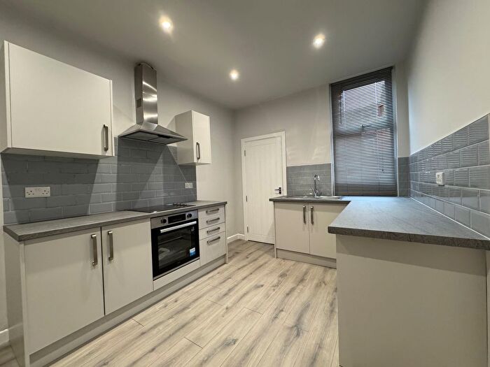 1 Bedroom Flat To Rent In Sholebroke Terrace, Leeds, LS7