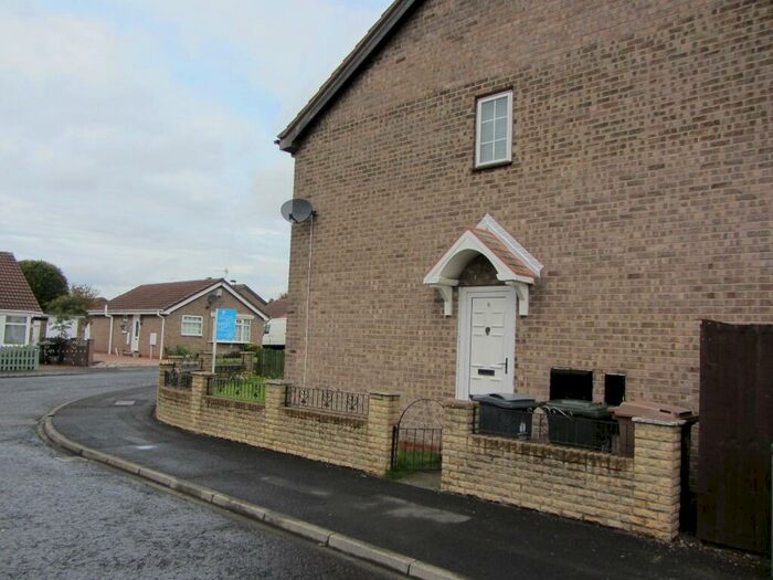 2 Bedroom Semi-Detached House To Rent In Chelford Close, Hadrian Park, Wallsend, NE28