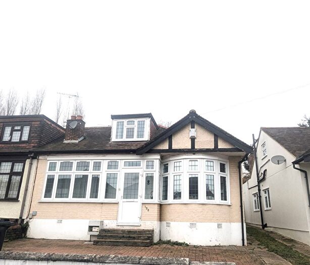 3 Bedroom Bungalow To Rent In Roding Lane North, Woodford Green, IG8