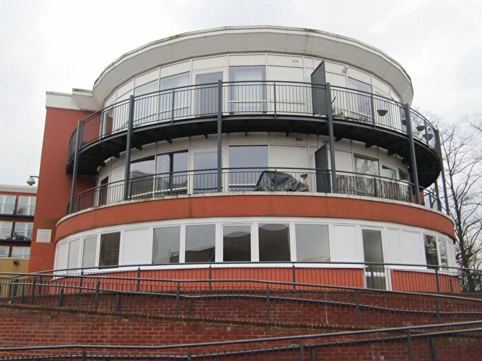 1 Bedroom Flat To Rent In Monarch Way, Newbury Park, Ilford, IG2