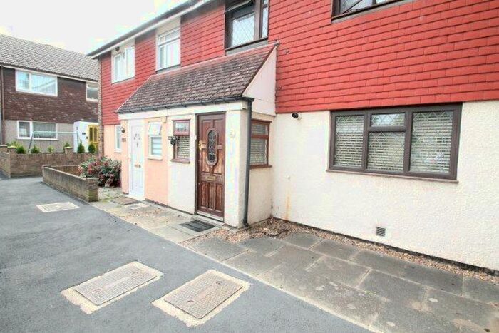 2 Bedroom Property To Rent In Russett Way, Swanley, BR8