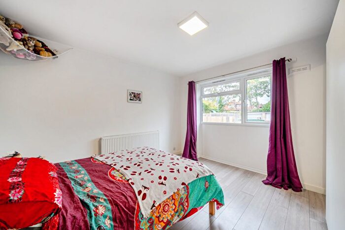 2 Bedroom Flat For Sale In Graham Road, London, SW19