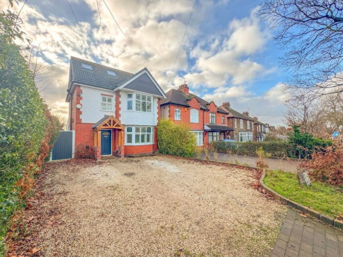 4 Bedroom Detached House For Sale In Hinckley Road, Nuneaton, CV11
