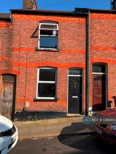 2 Bedroom Terraced House To Rent In Cambridge Street, Luton, LU1