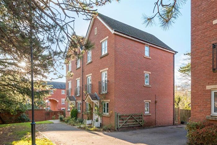 4 Bedroom Detached House For Sale In Lister Close, Exeter, EX2
